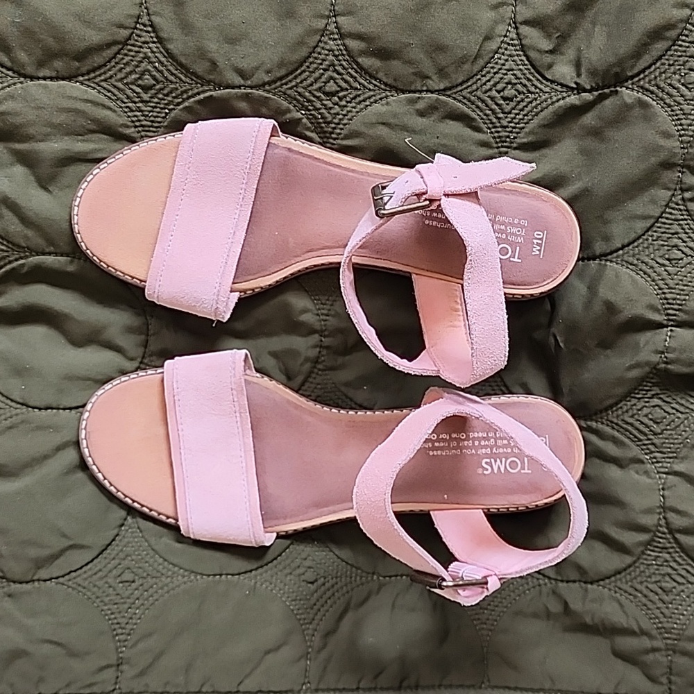 Tom's Suede Sandal